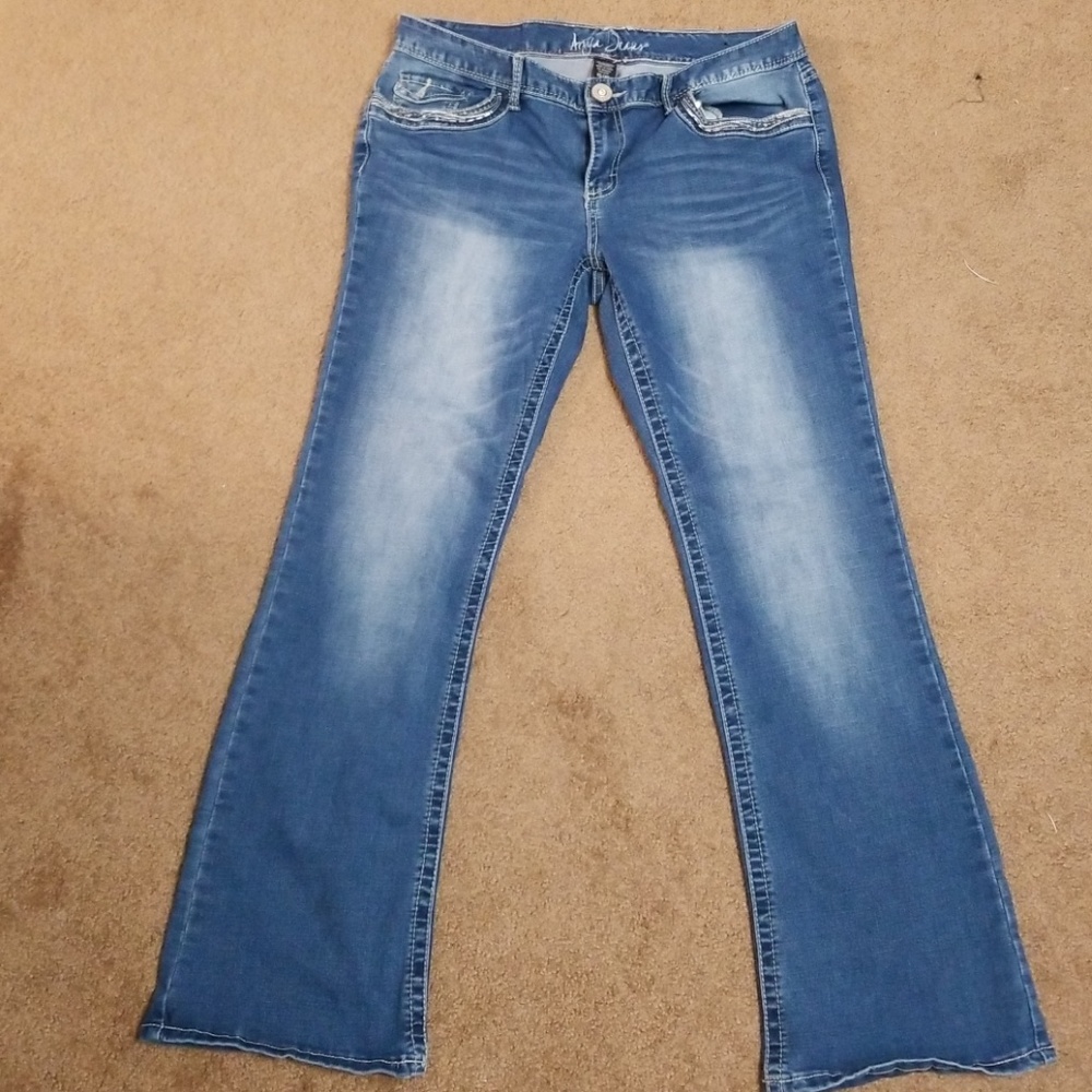 Size 15/16 ariya jeans w/cute bling butt pockets